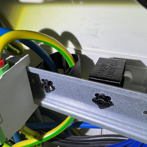 Soporte de cable para carril DIN Hager