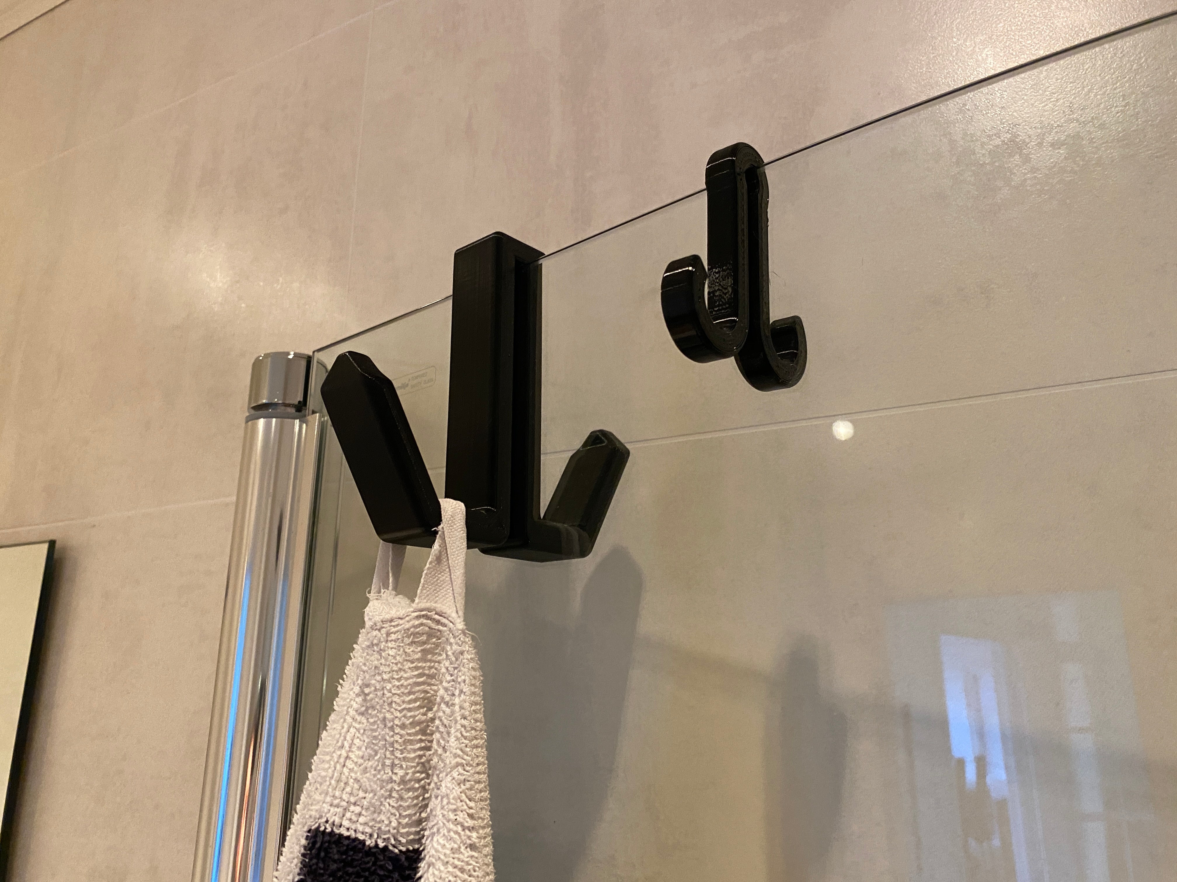 Gancho para toallas para mampara y puerta de ducha - Cuatro variantes