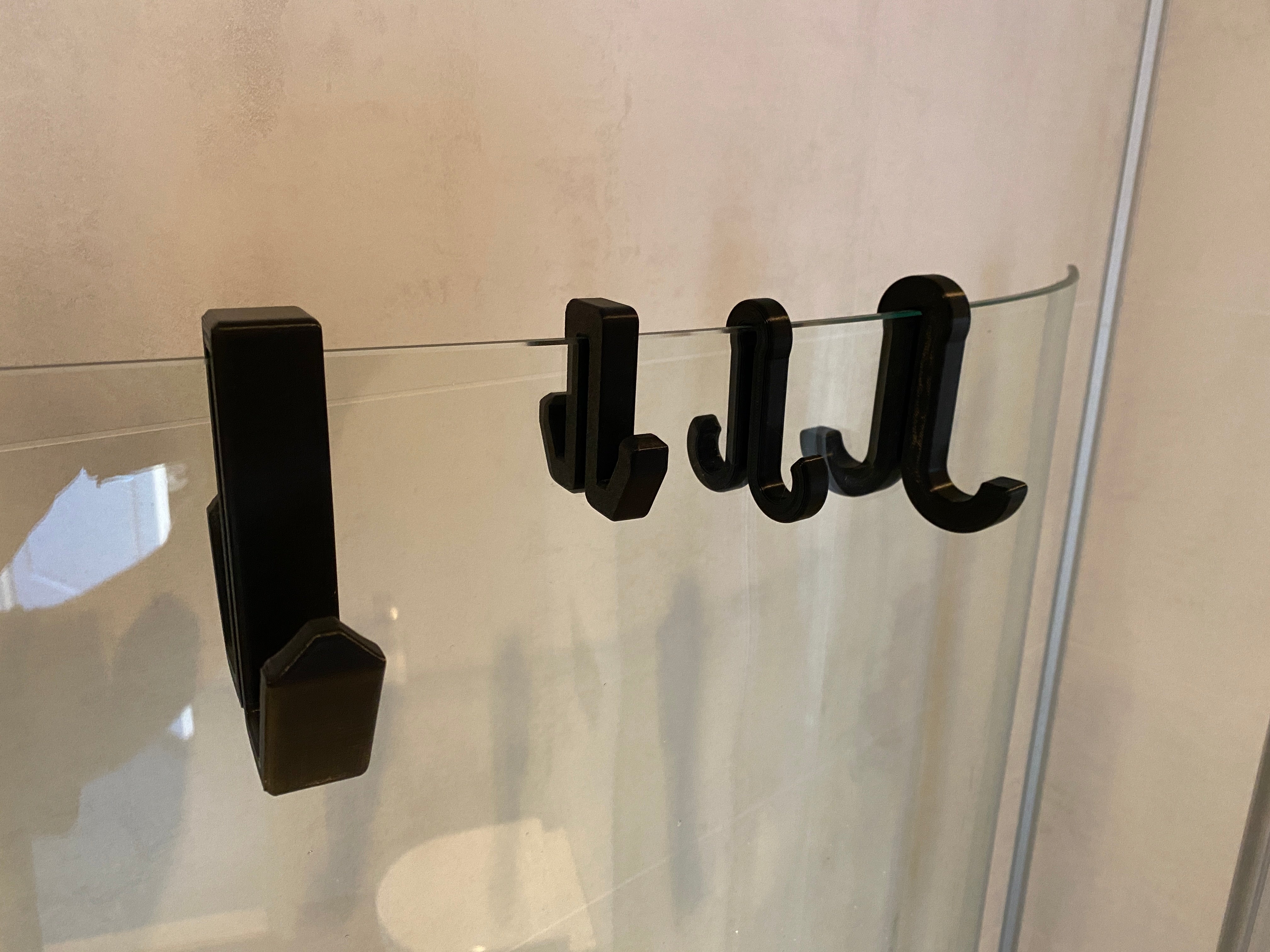 Gancho para toallas para mampara y puerta de ducha - Cuatro variantes