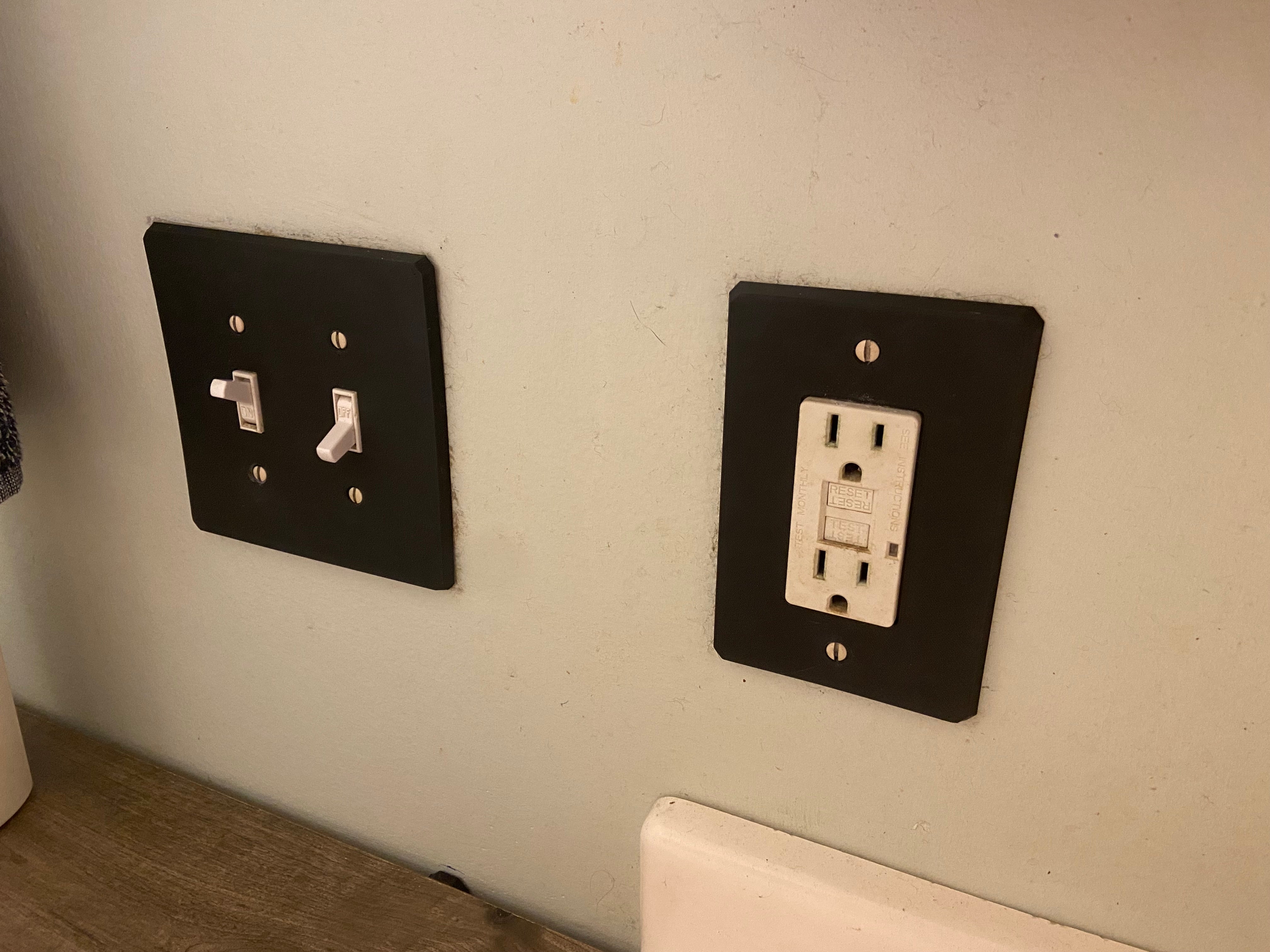 Placas de cubierta para interruptores de luz, enchufes y tomas GFCI