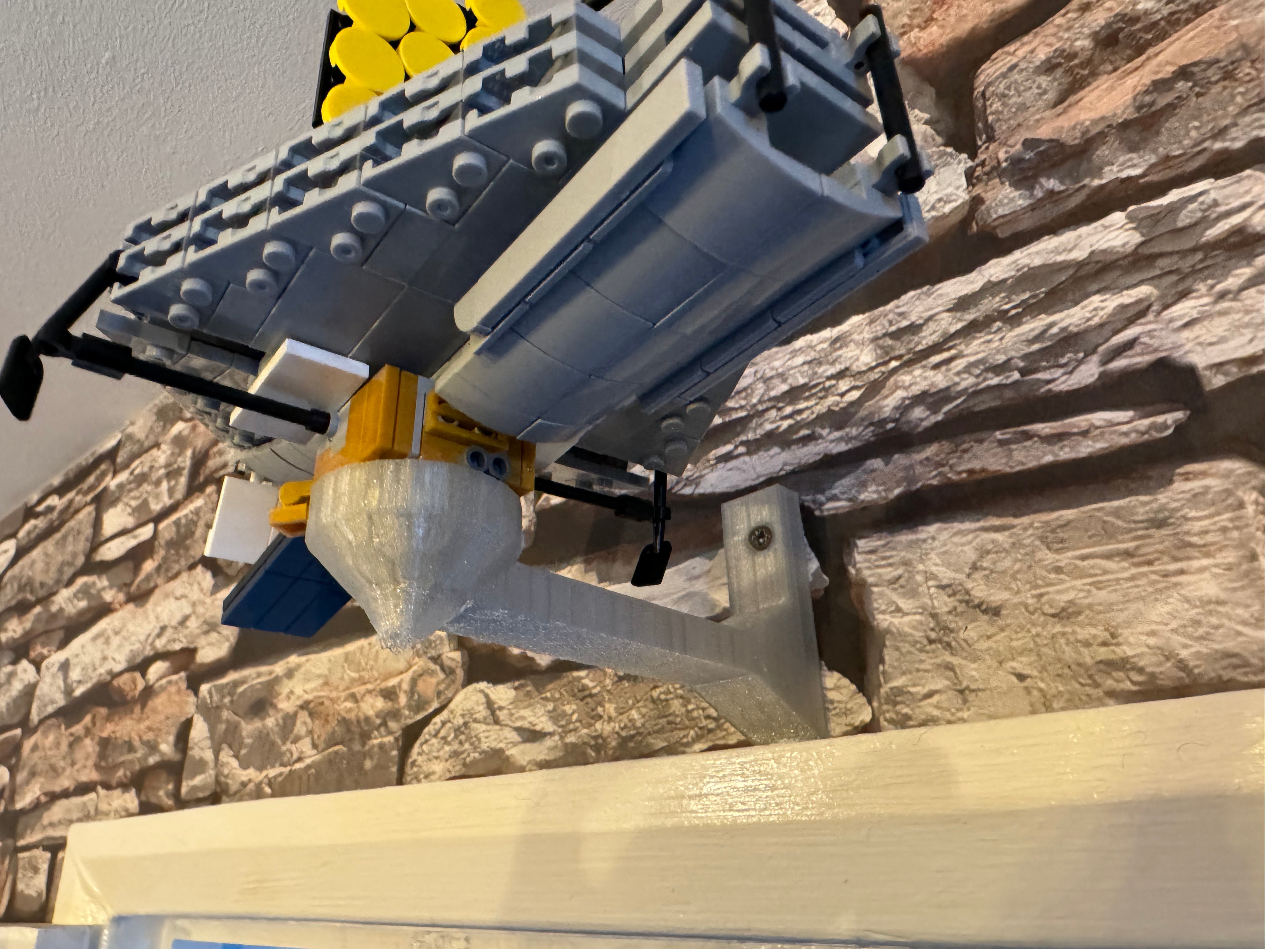 Montaje en pared del telescopio espacial Lego James Webb (JWST)