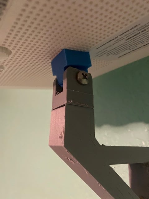 Brazo de montaje en pared ajustable para proyectores y cámaras