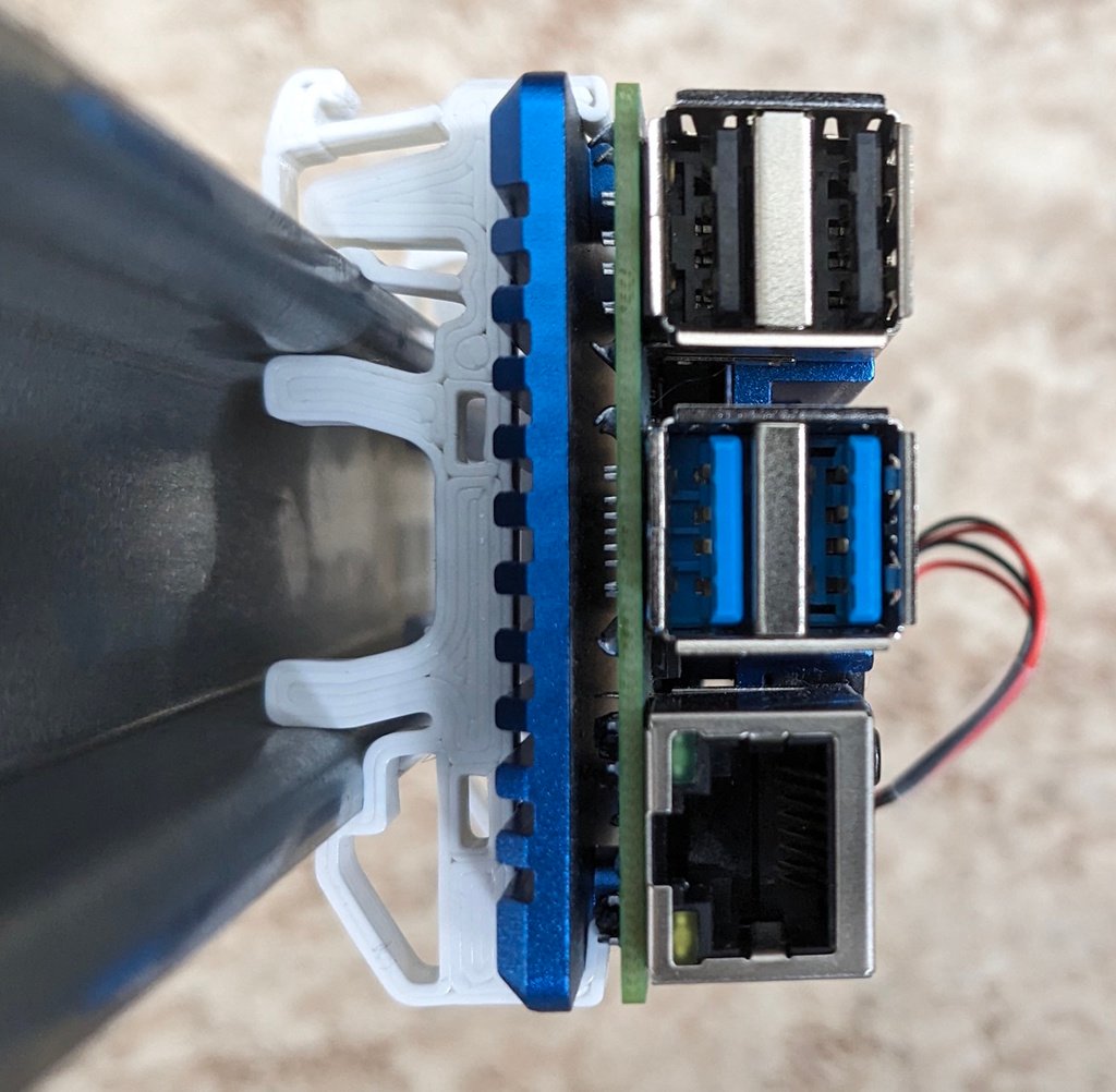 Carcasa de montaje en carril DIN robusta para Raspberry Pi 4