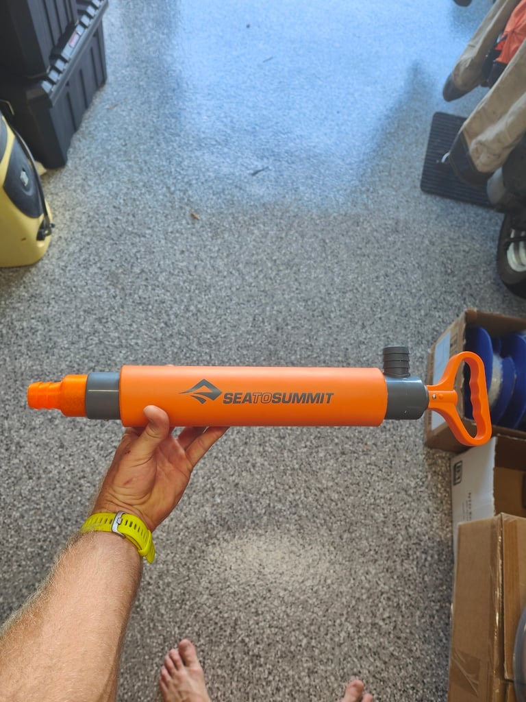 Bomba de achique manual Adaptador de manguera con púas de 25 mm - Sea to Summit