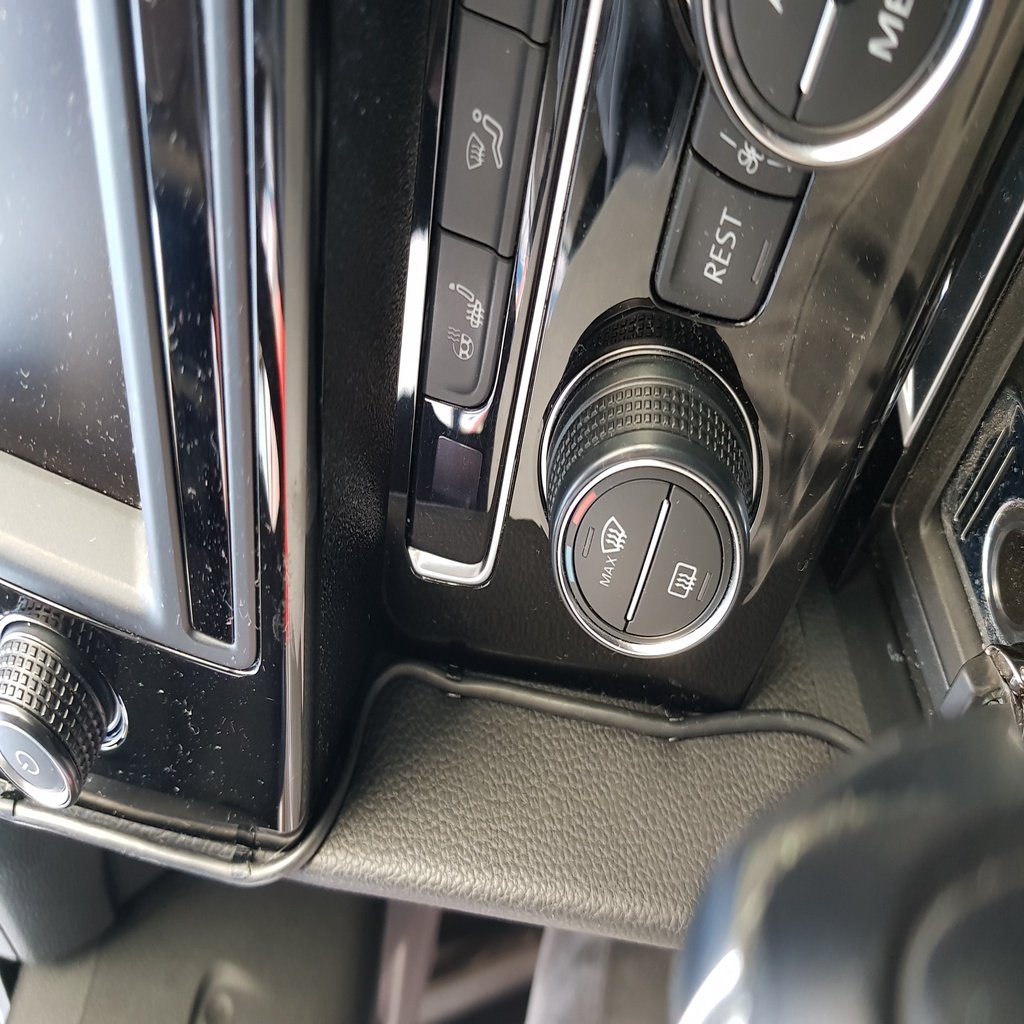 Clips para cables VW Passat B8 para cables de carga