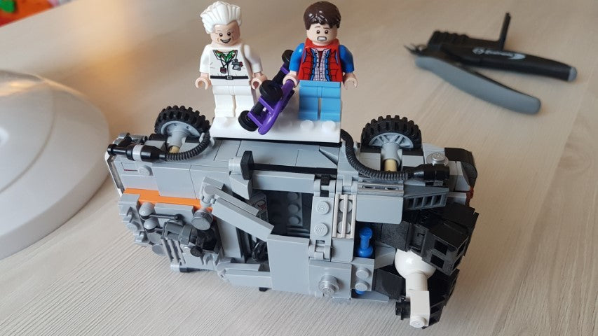 Soporte de pared para Lego DeLorean (21103)