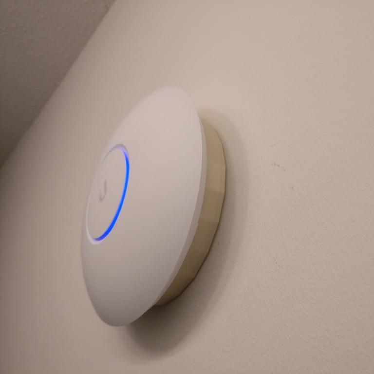 Extensión de montaje en pared Ubiquiti UniFi UniFi AP AC Pro