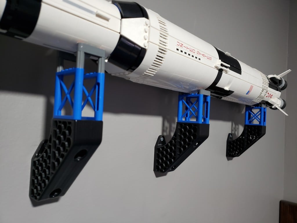 Soporte de pared para la maqueta de Lego Saturno V