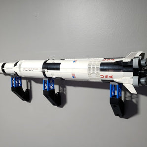 Soporte de pared para la maqueta de Lego Saturno V