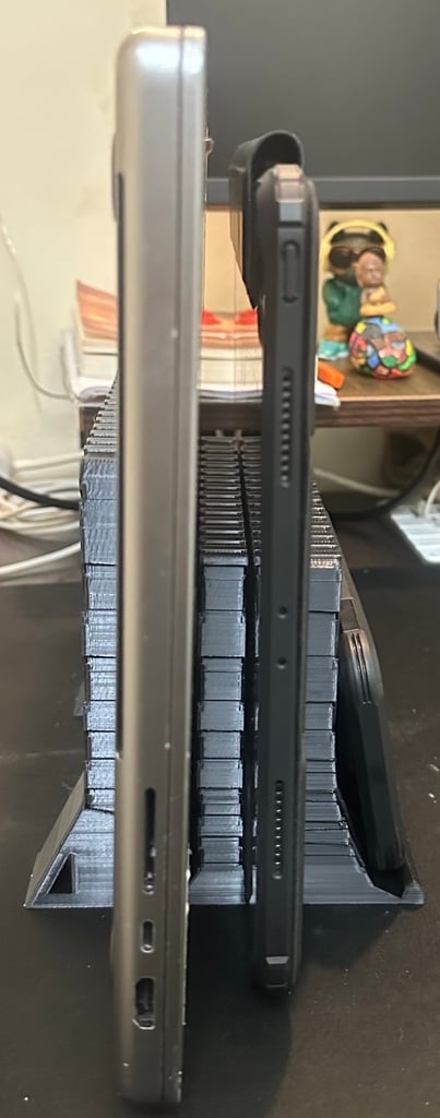 Soporte vertical para portátil de 16', iPad de 12,9' y iPhone/teclado