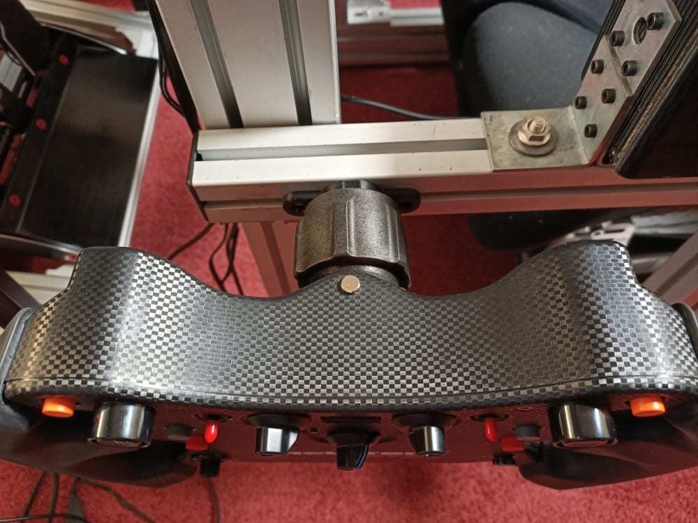 Montaje de Fanatec para volante: Solución universal para SimRig 8020 y montaje en pared
