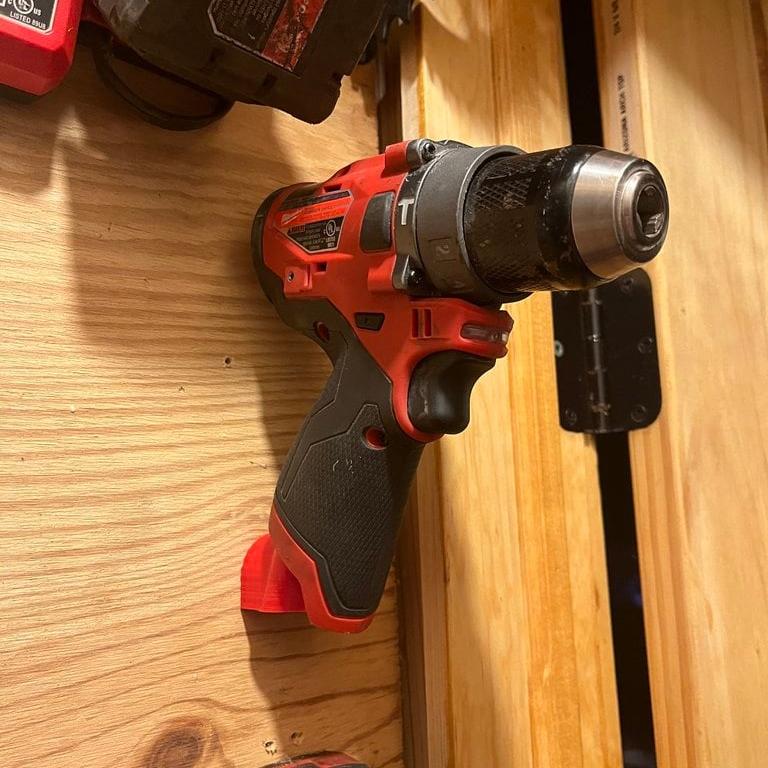 Soporte de herramientas montado en la pared Milwaukee M-12