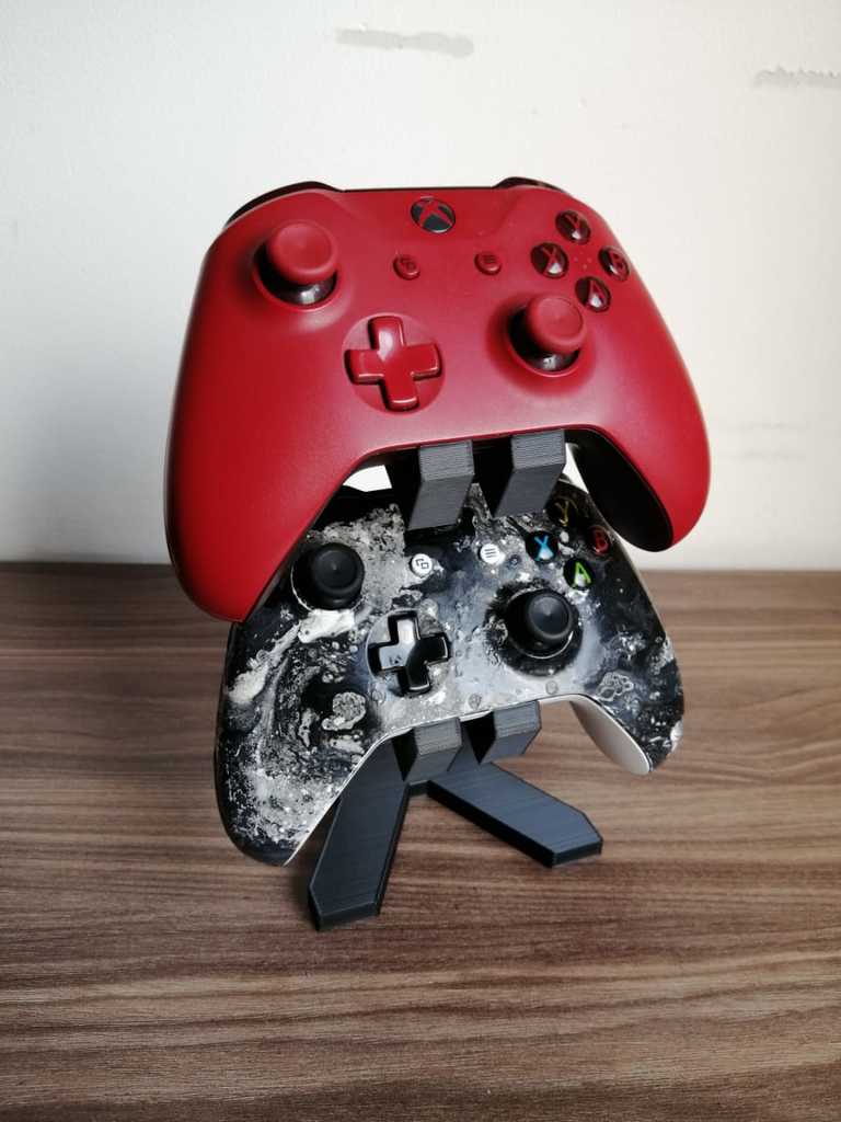 Elegante soporte para mando de Xbox y PlayStation