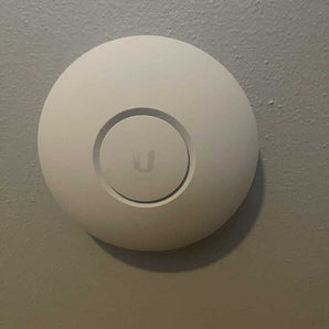 Punto de acceso Ubiquiti Unifi AC Lite para placa de pared con Keystone