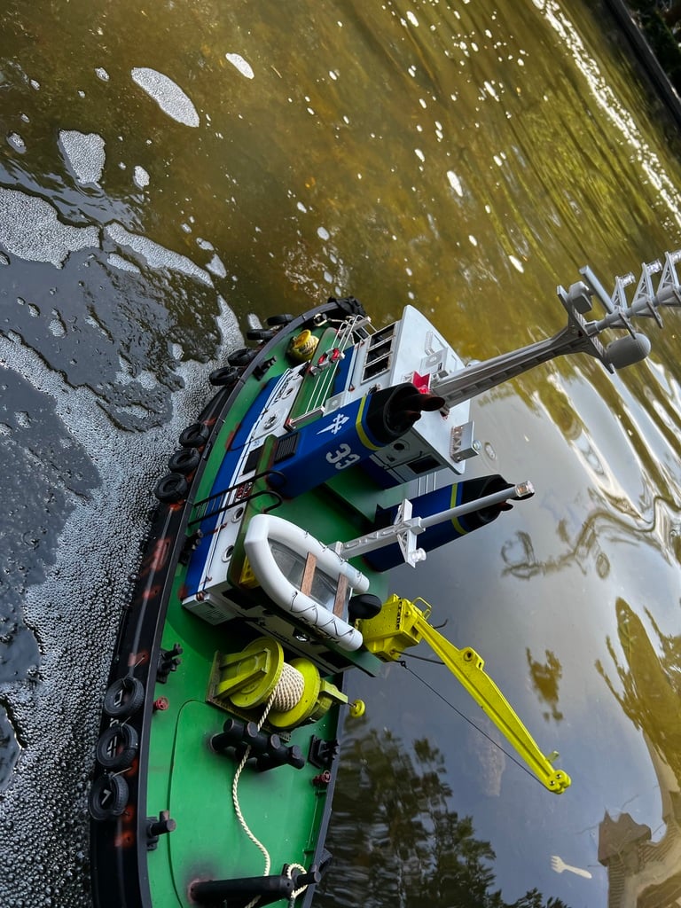 Remolcador de barco con cabrestante Anker