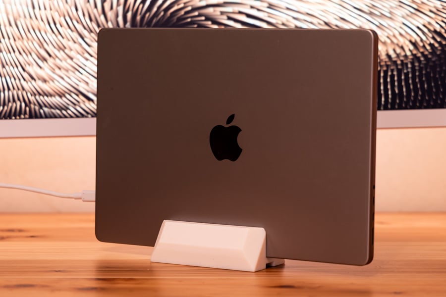Soporte vertical para MacBook Pro 14 (2021) y otros portátiles