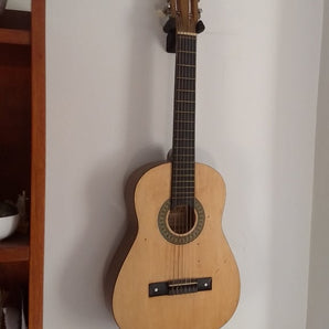 Soporte de pared para guitarra
Diseño robusto para modelos acústicos y eléctricos