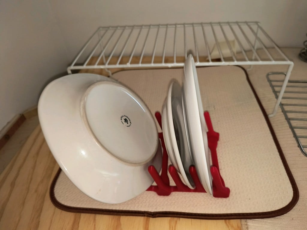 Escurridor de platos compacto para la cocina