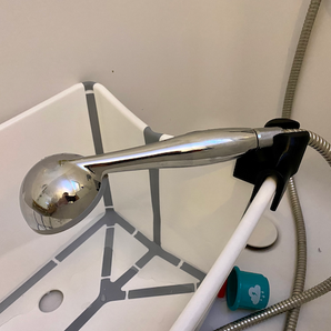 Soporte de cabezal de ducha para bañera para bebés Stokke Flexi Bath