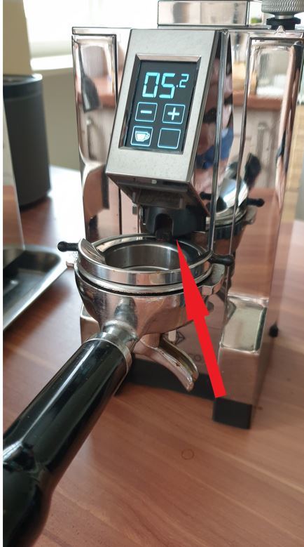 Modificaciones al soporte de portafilter y al embudo Eureka Mignon