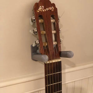 Guitarra clásica y colgador de gafas Oculus VR