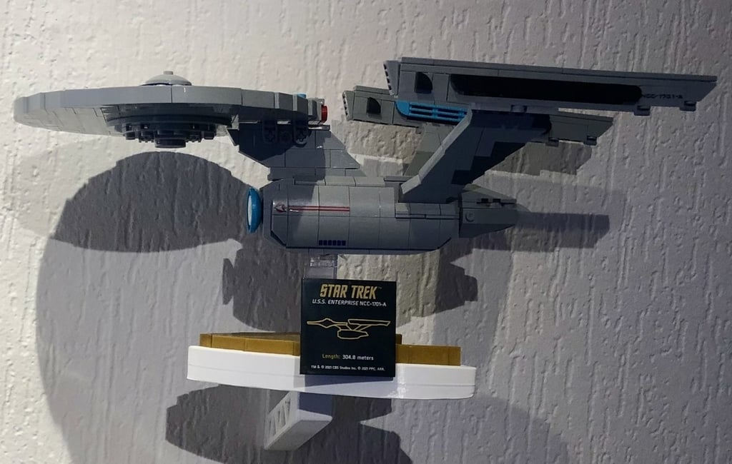 Soporte de pared para modelos BlueBrixx Star Trek
