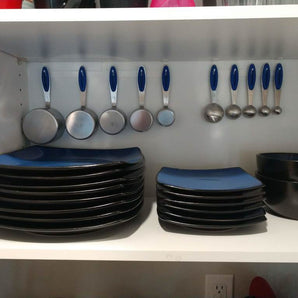 Soporte para taza medidora y cuchara para estante de armario