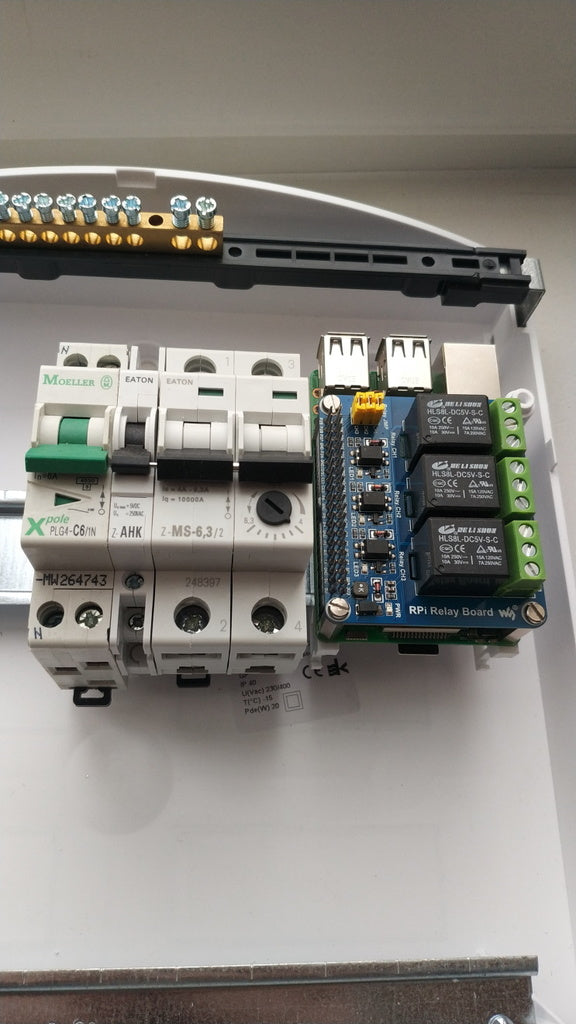 Montaje en carril DIN para Raspberry Pi 3B+ vertical - Tuercas M3