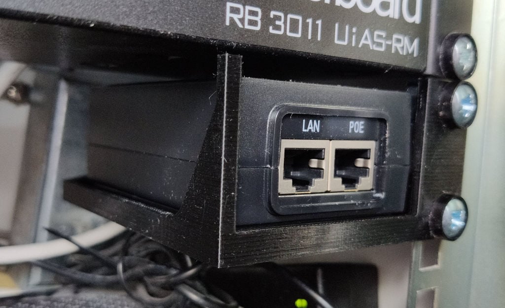 Estante adaptador PoE Ubiquiti para montaje en bastidor