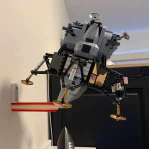 Montaje en pared para el Lego Lunar Lander