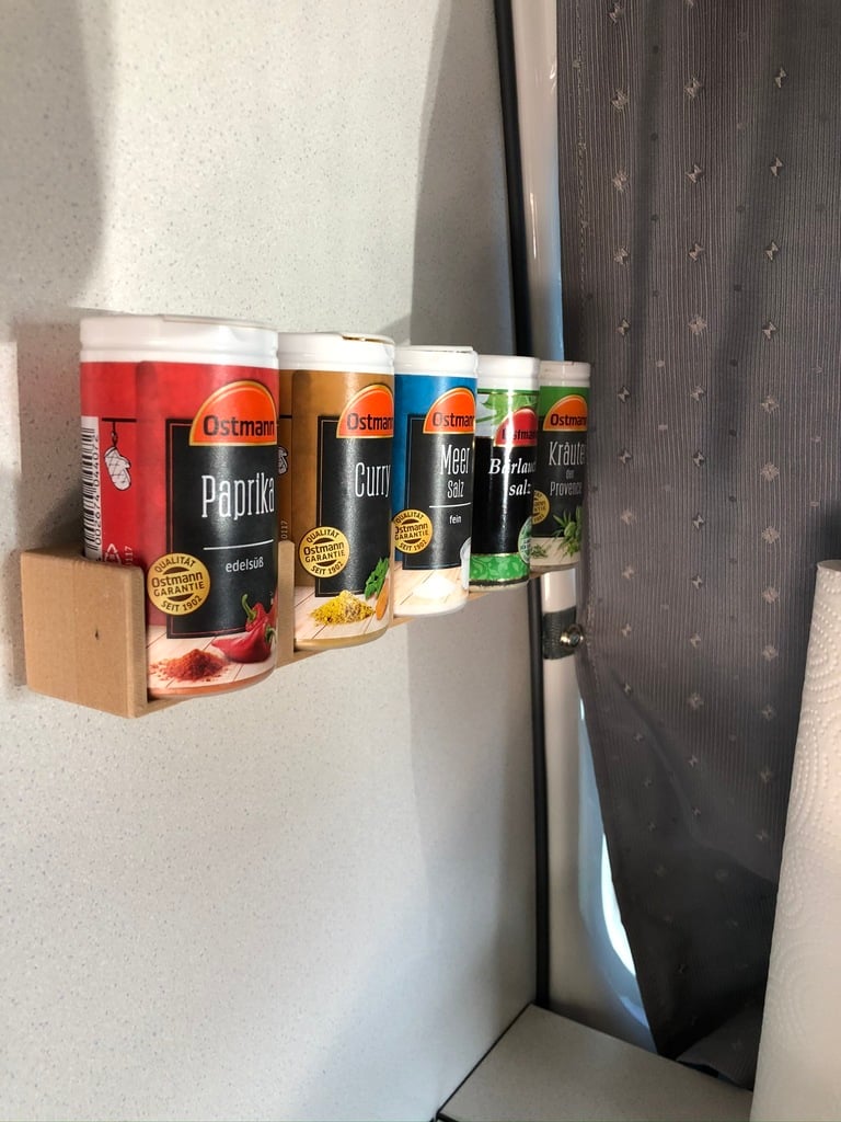 Práctica estantería para especias para cámper y cocina