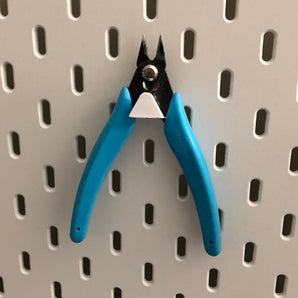 Práctico soporte para alicates de corte de alambre para placa de pared IKEA Skadis