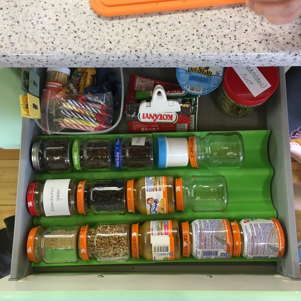 Organizador de cajones eficaz para tarros de especias