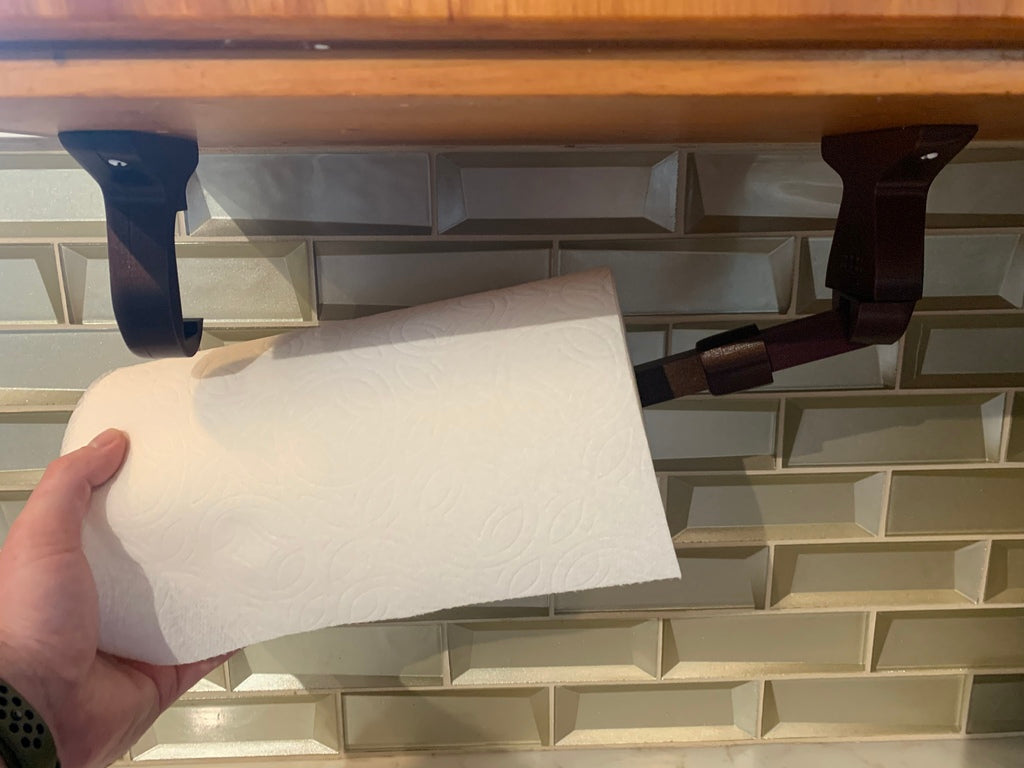 Dispensador de toallas de papel para armario inferior con brazo oscilante