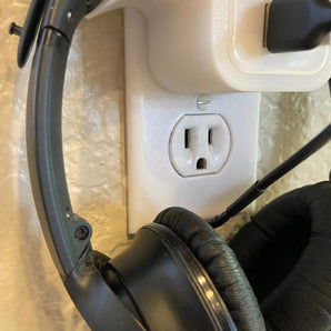 Tapa de enchufe con soporte de carga integrado para Apple Watch y auriculares