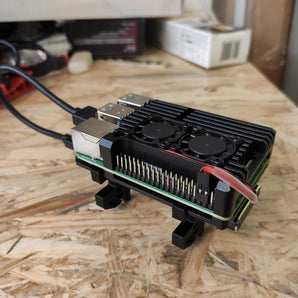 Soporte de carril DIN para Raspberry Pi 4 con Armor Case