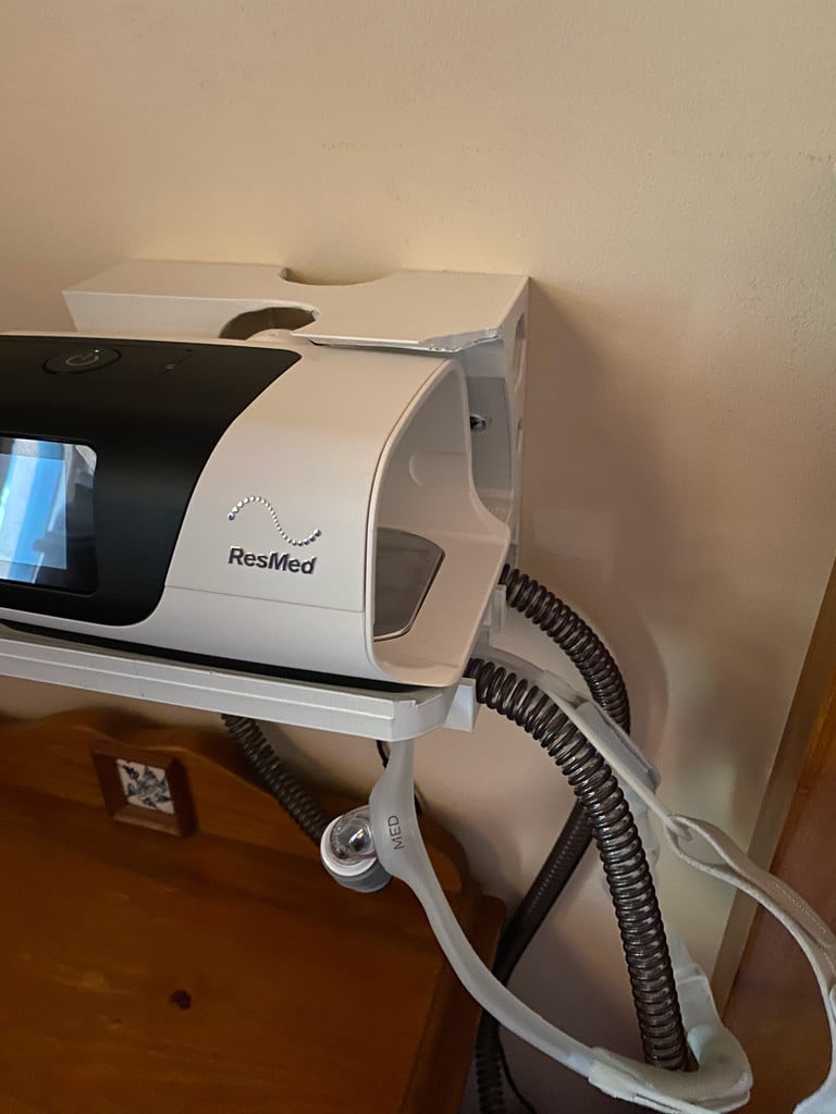 Soporte de pared para la máquina CPAP ResMed Airsense 11