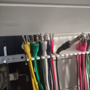 Soporte de cable Eurorack de Skadis
