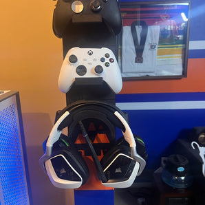 Montaje en pared modular para mando de Xbox y auriculares
