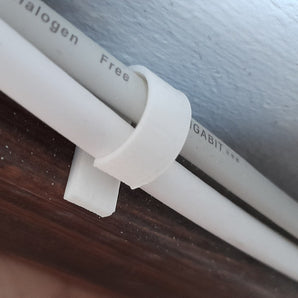 Abrazadera para cables para una gestión eficaz de los cables