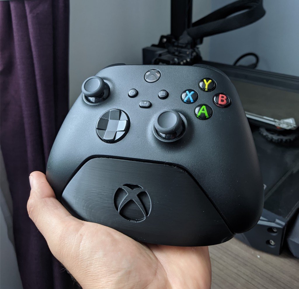 Soporte minimalista para controladores de Xbox con logo de Xbox