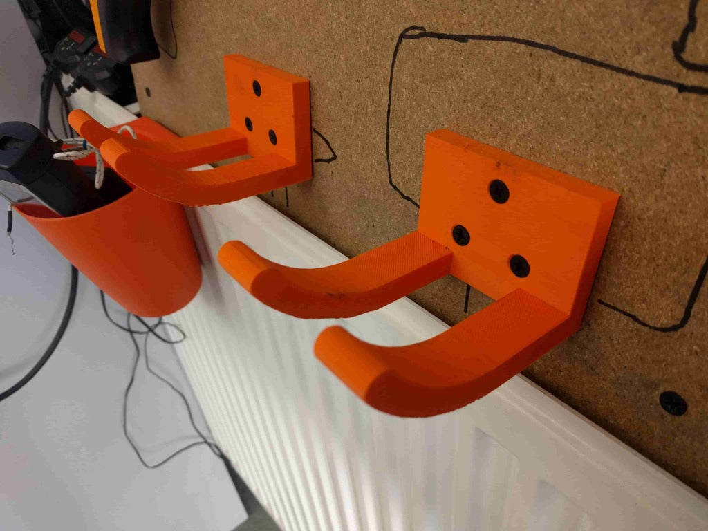 Soporte para martillos y mazos para un almacenamiento organizado de herramientas