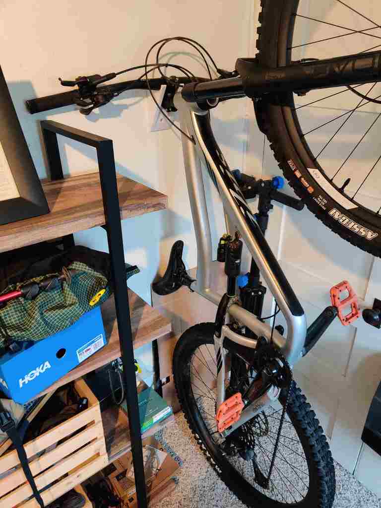 Soporte de pared para bicicleta de montaña Ripmo AF