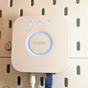 Soporte de pared Philips Hue Hub V2.1 Skadis