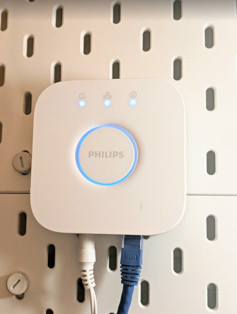 Soporte de pared Philips Hue Hub V2.1 Skadis