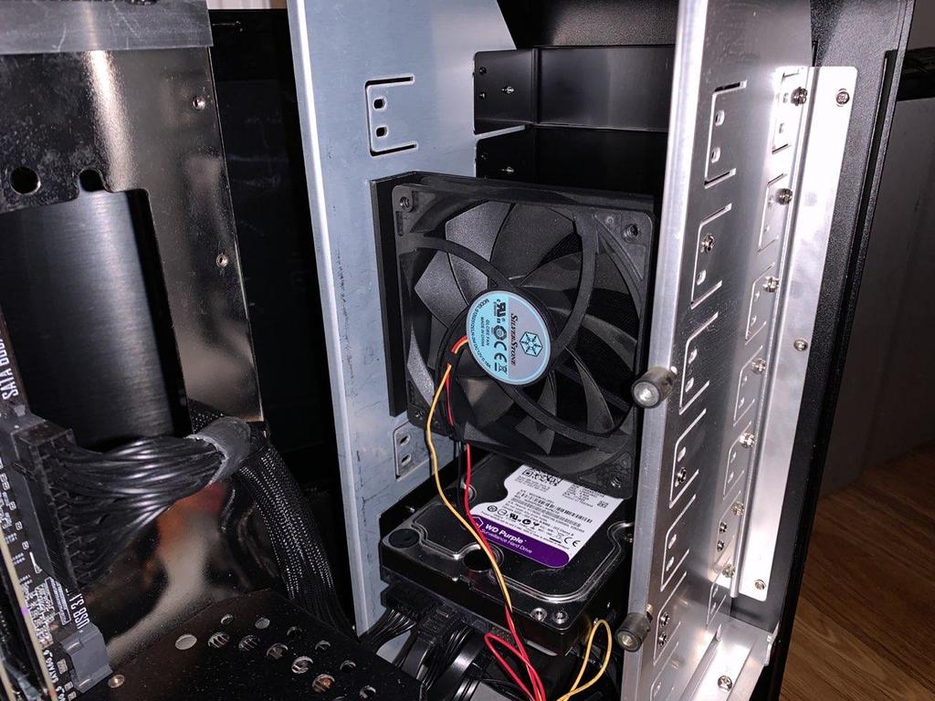 Montaje de ventilador para bahías de unidades de 5,25 pulgadas y 120 mm