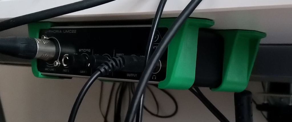Soporte de montaje de audio USB para debajo del escritorio (Behringer UMC)