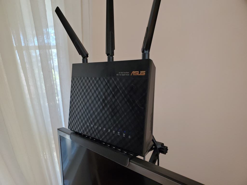 Estante ajustable para TV y monitor de computadora