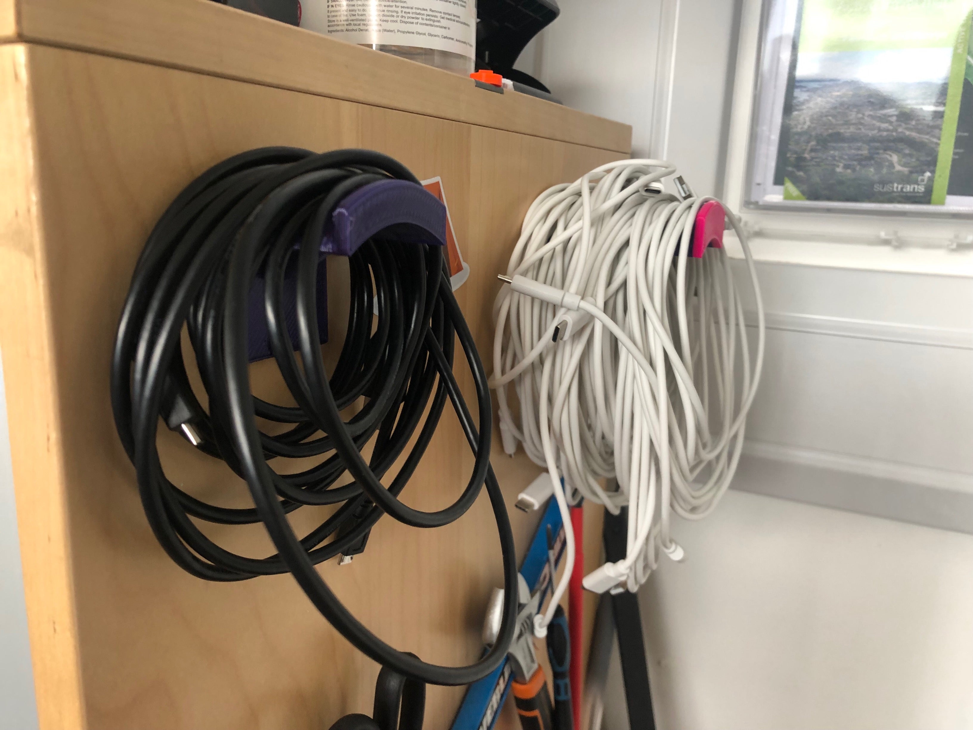 Soporte de cable práctico