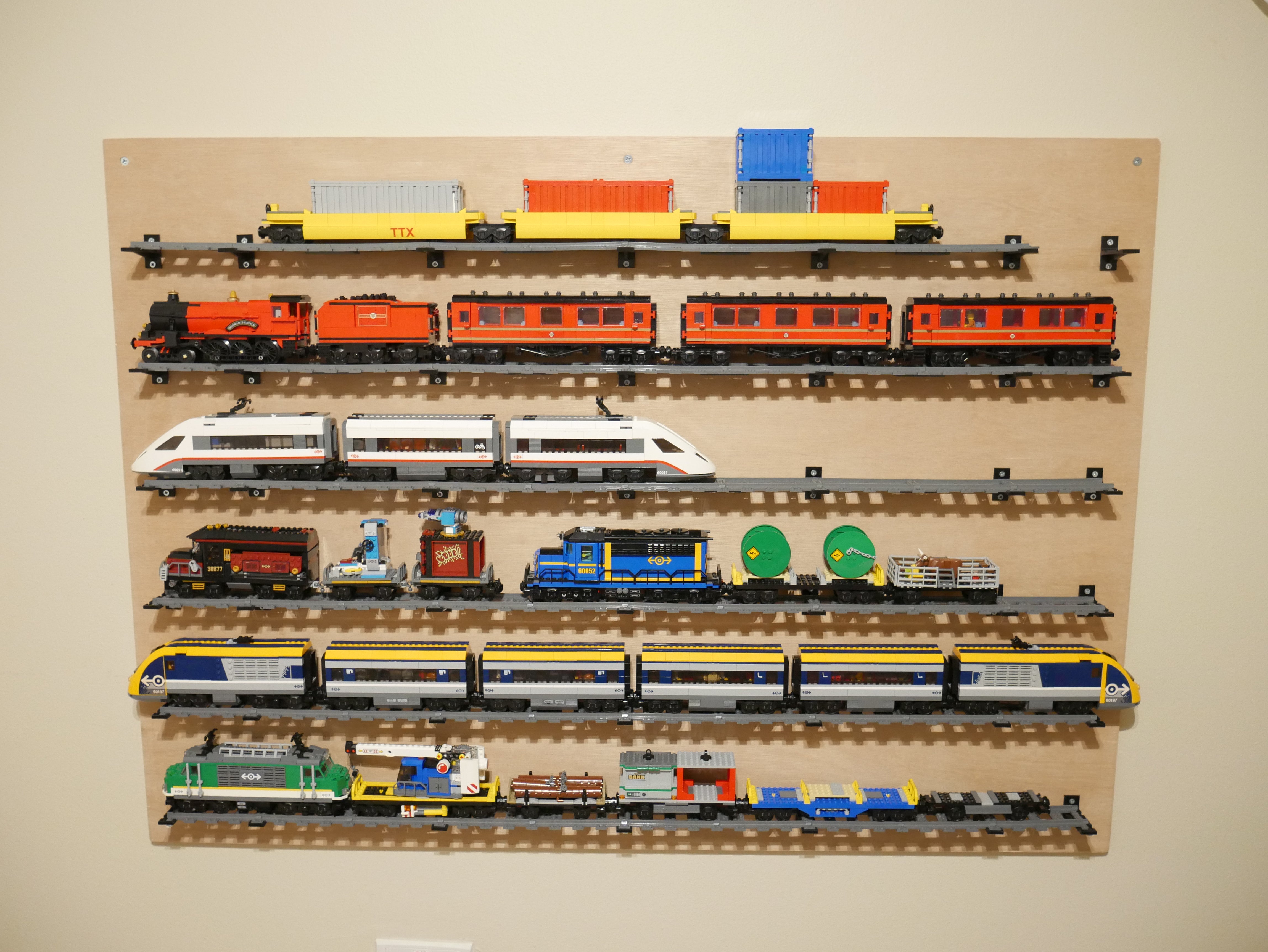 Soporte de pared para vías de tren LEGO